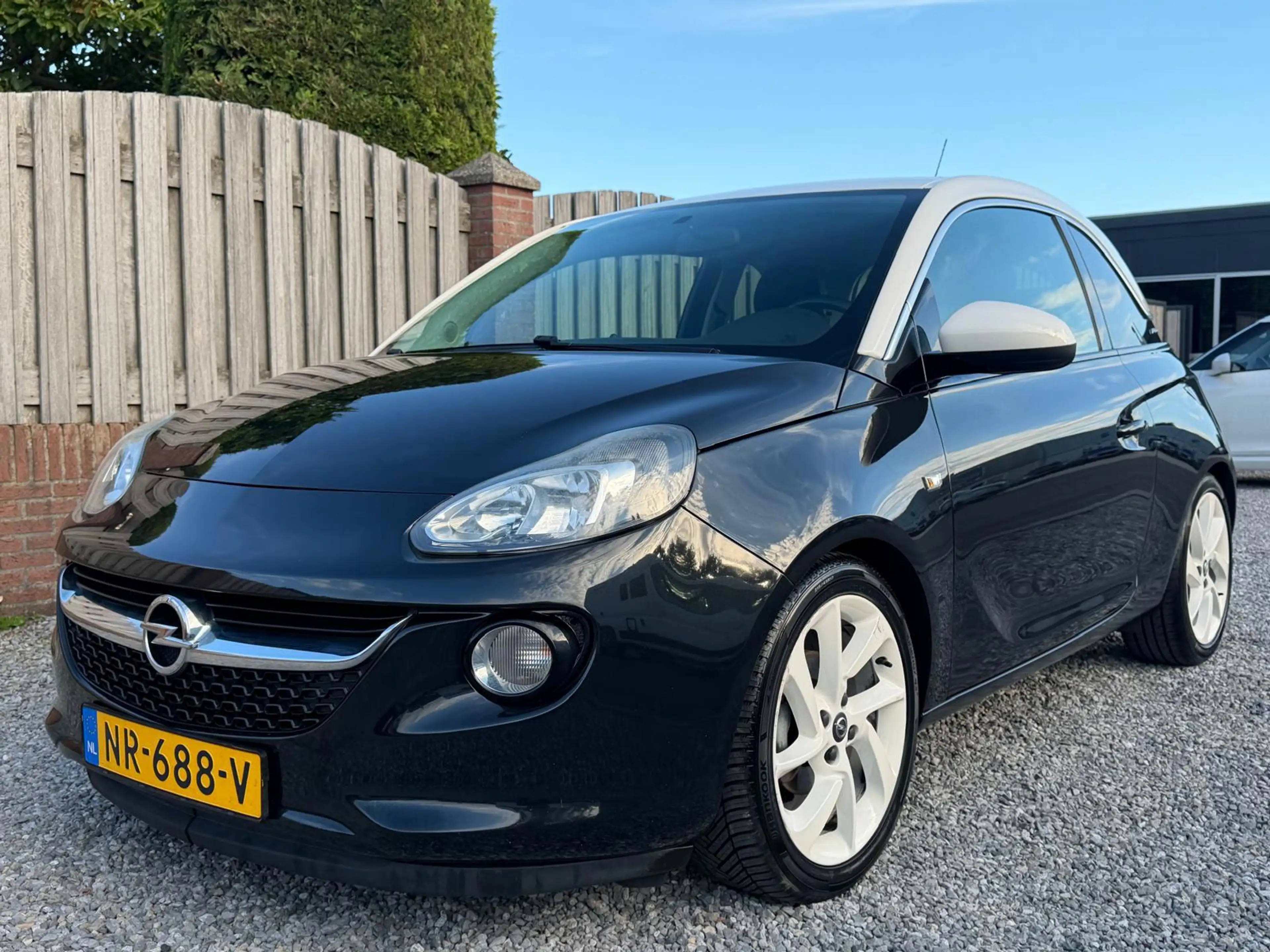 Opel Adam 1.4 Glam Favourite BLACK&WHITE EDITION CLIMATECONT — photo 2