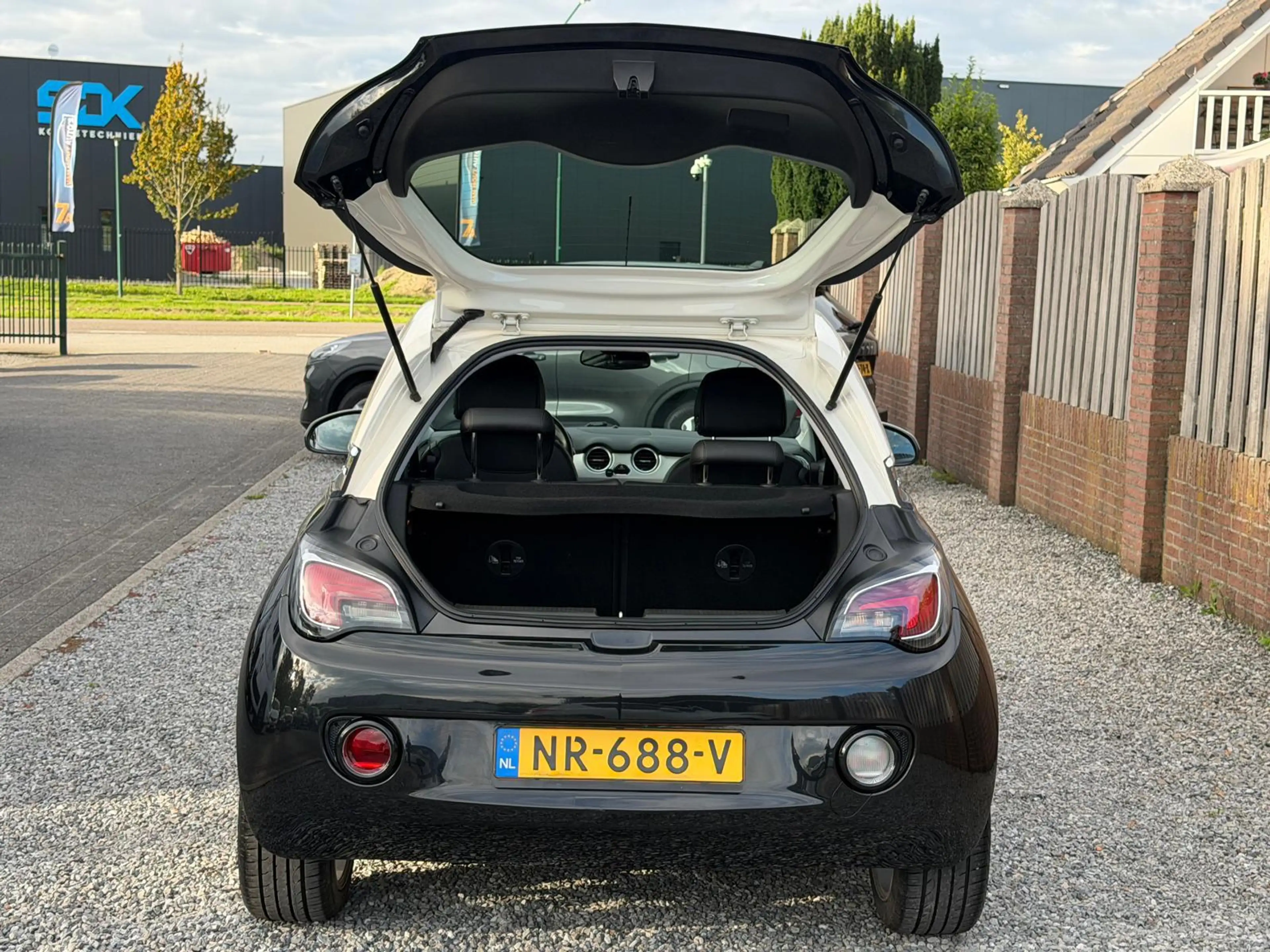 Opel Adam 1.4 Glam Favourite BLACK&WHITE EDITION CLIMATECONT — photo 5