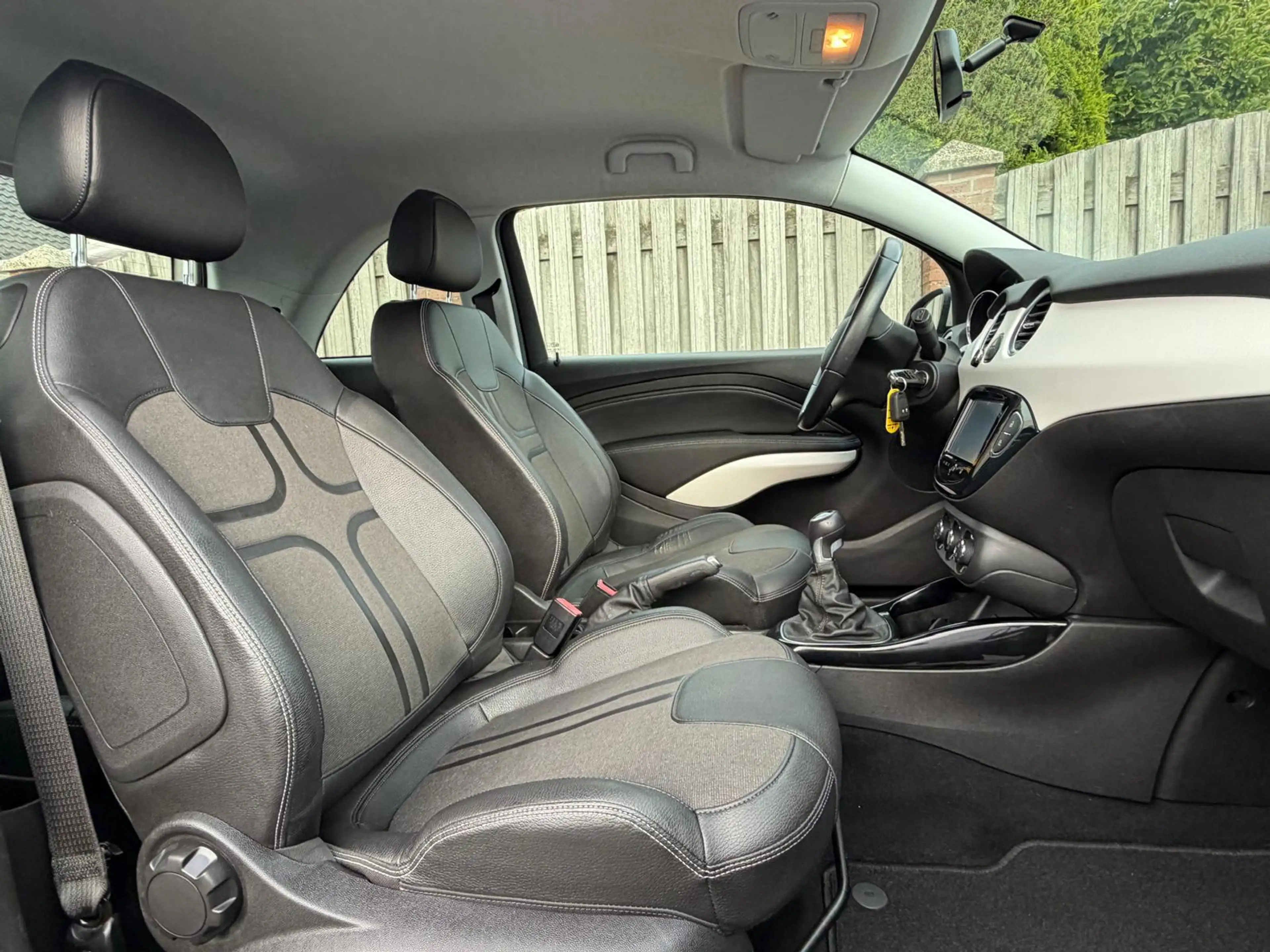 Opel Adam 1.4 Glam Favourite BLACK&WHITE EDITION CLIMATECONT — photo 14