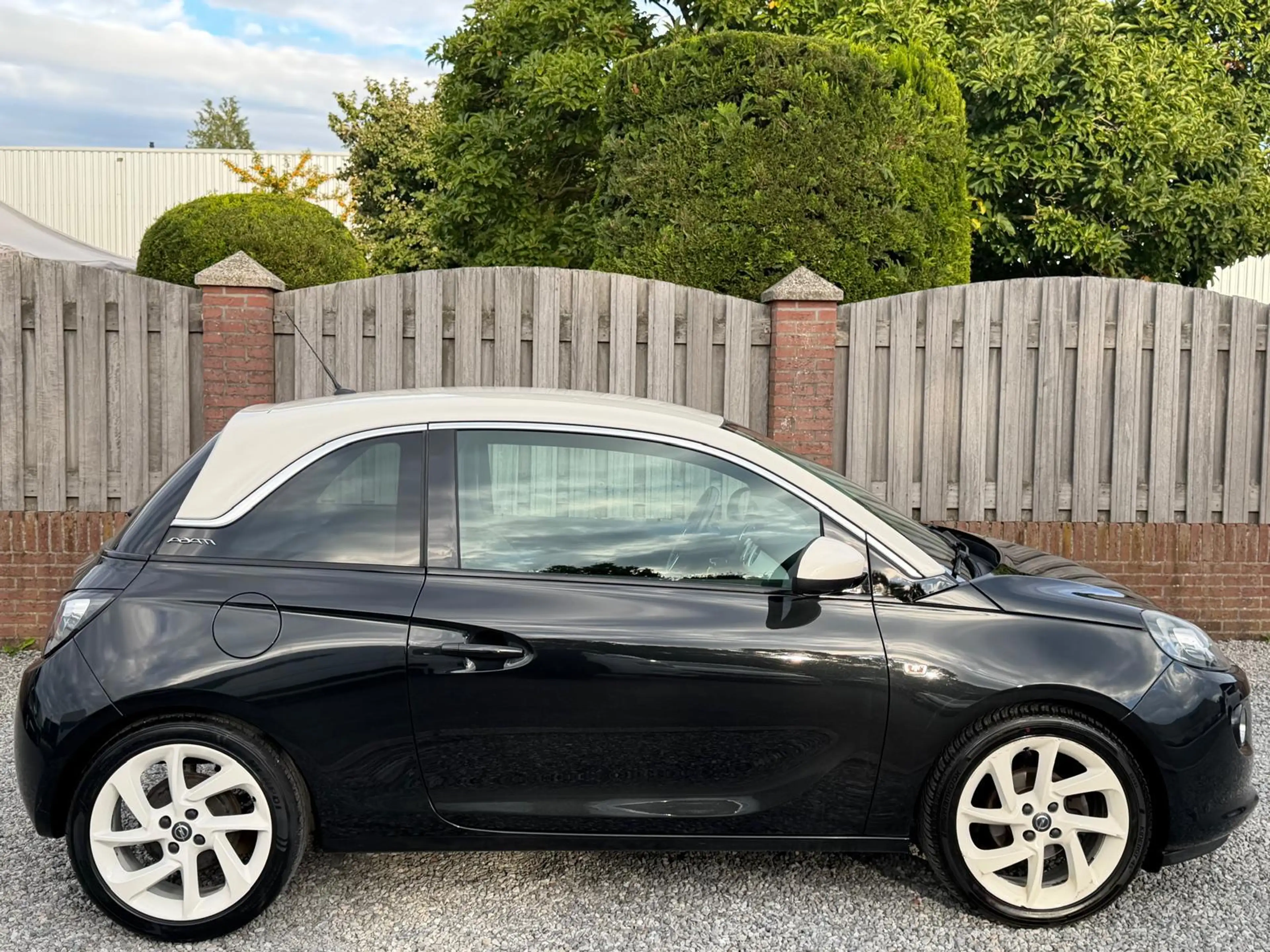Opel Adam 1.4 Glam Favourite BLACK&WHITE EDITION CLIMATECONT — photo 7