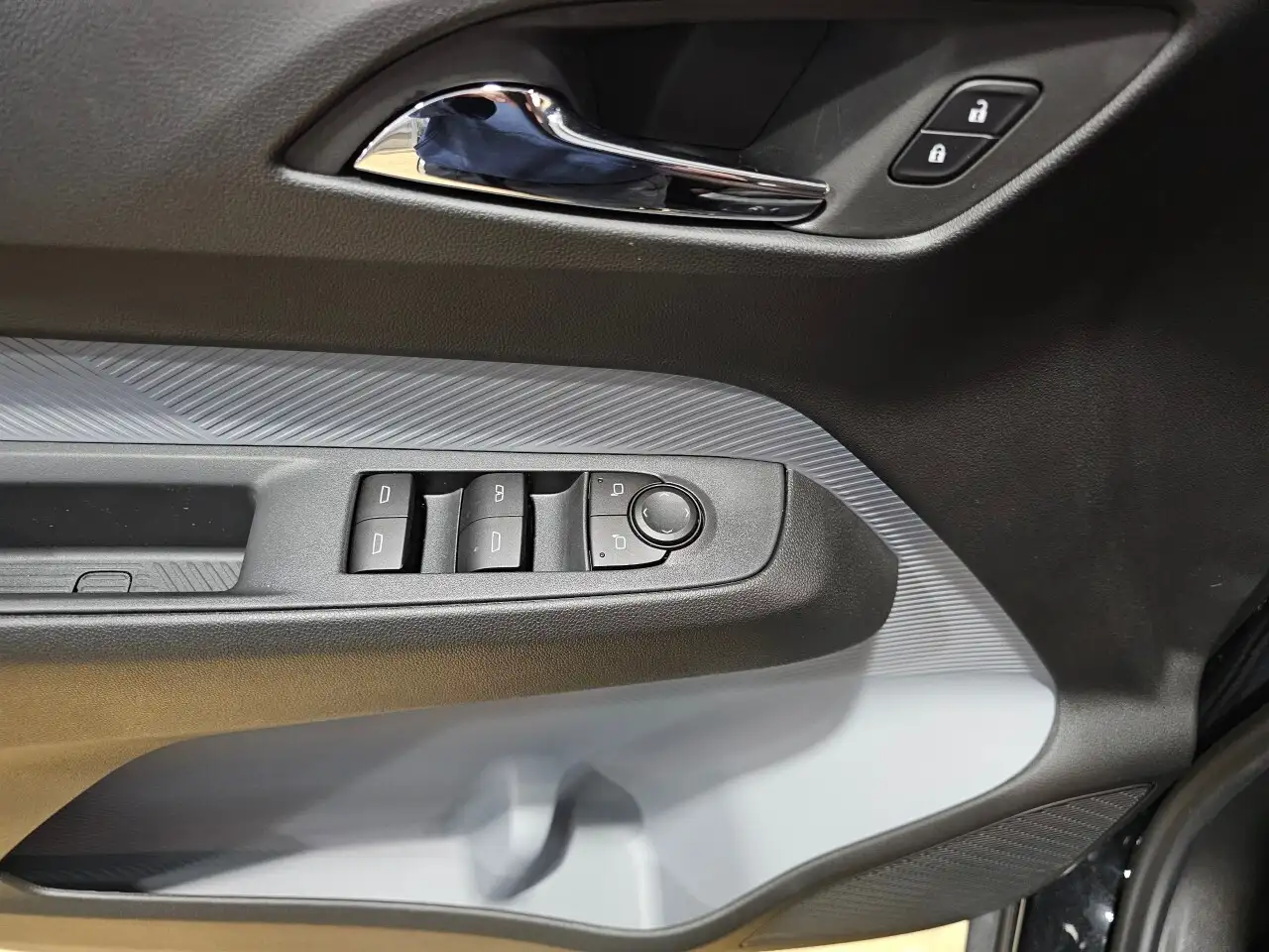 Chevrolet Bolt снимка Chevrolet Bolt