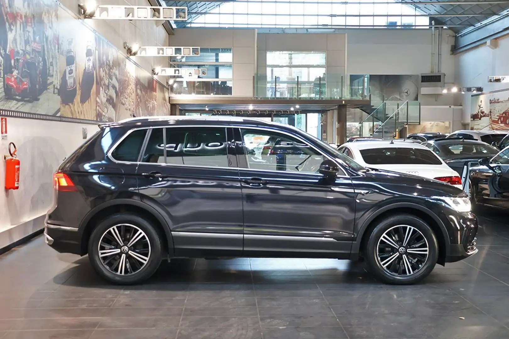 Volkswagen Tiguan 2.0 TDI 150cv SCR DSG Elegance - MATRIX/TELECAMERA Noir - 2