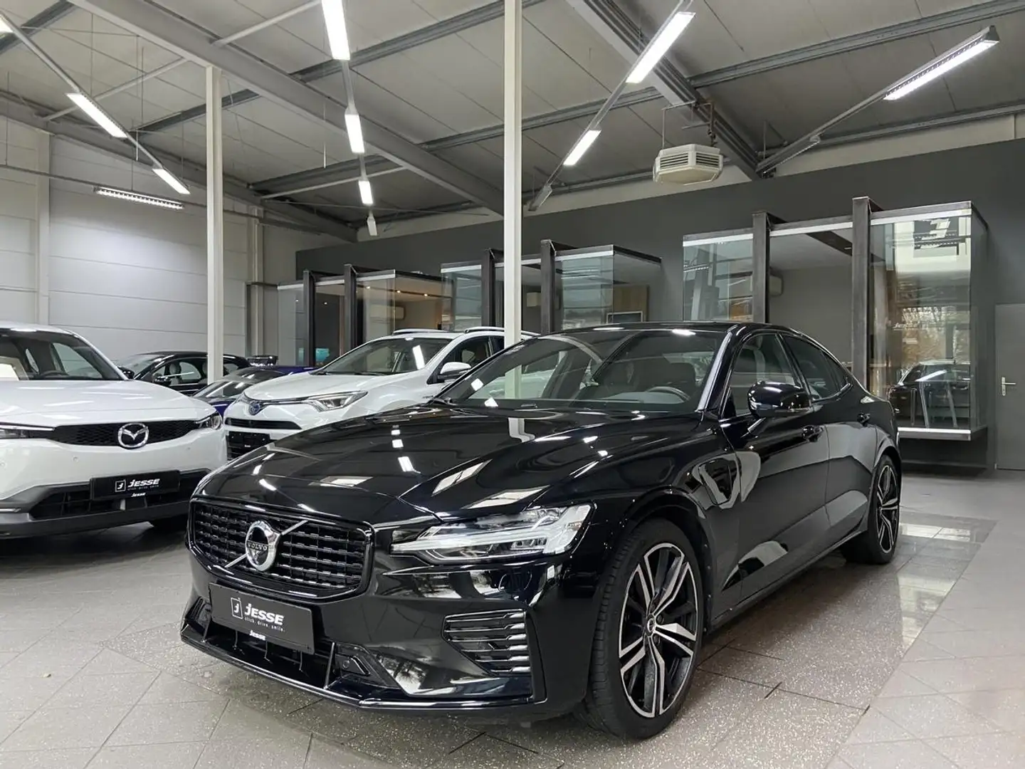 Volvo S60 T8 AWD R-Design LED ACC H&K Pano. 360 Schwarz - 1