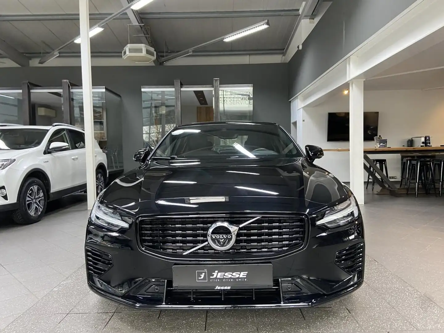 Volvo S60 T8 AWD R-Design LED ACC H&K Pano. 360 Black - 2