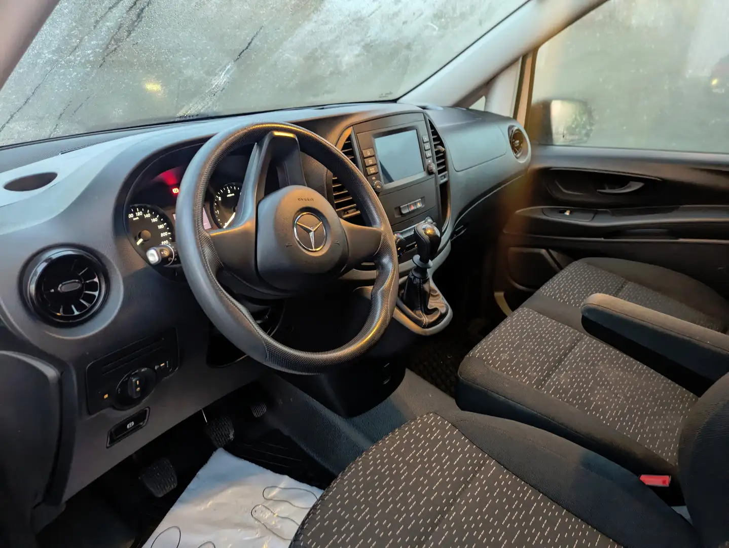 Mercedes-Benz Vito Vito Tourer Worker 110 CDI lang FWD Tourer Worker Weiß - 2