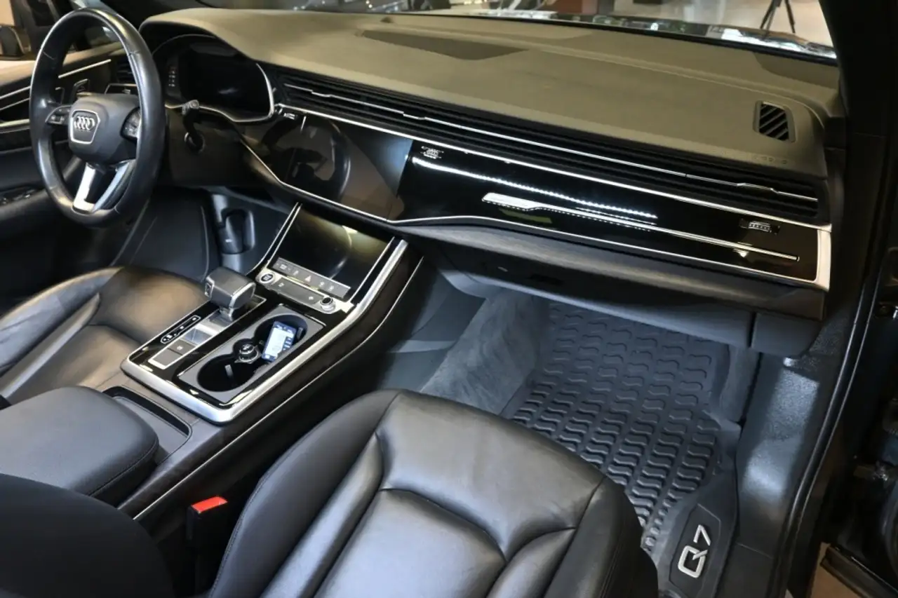 Audi Q7 снимка Audi Q7