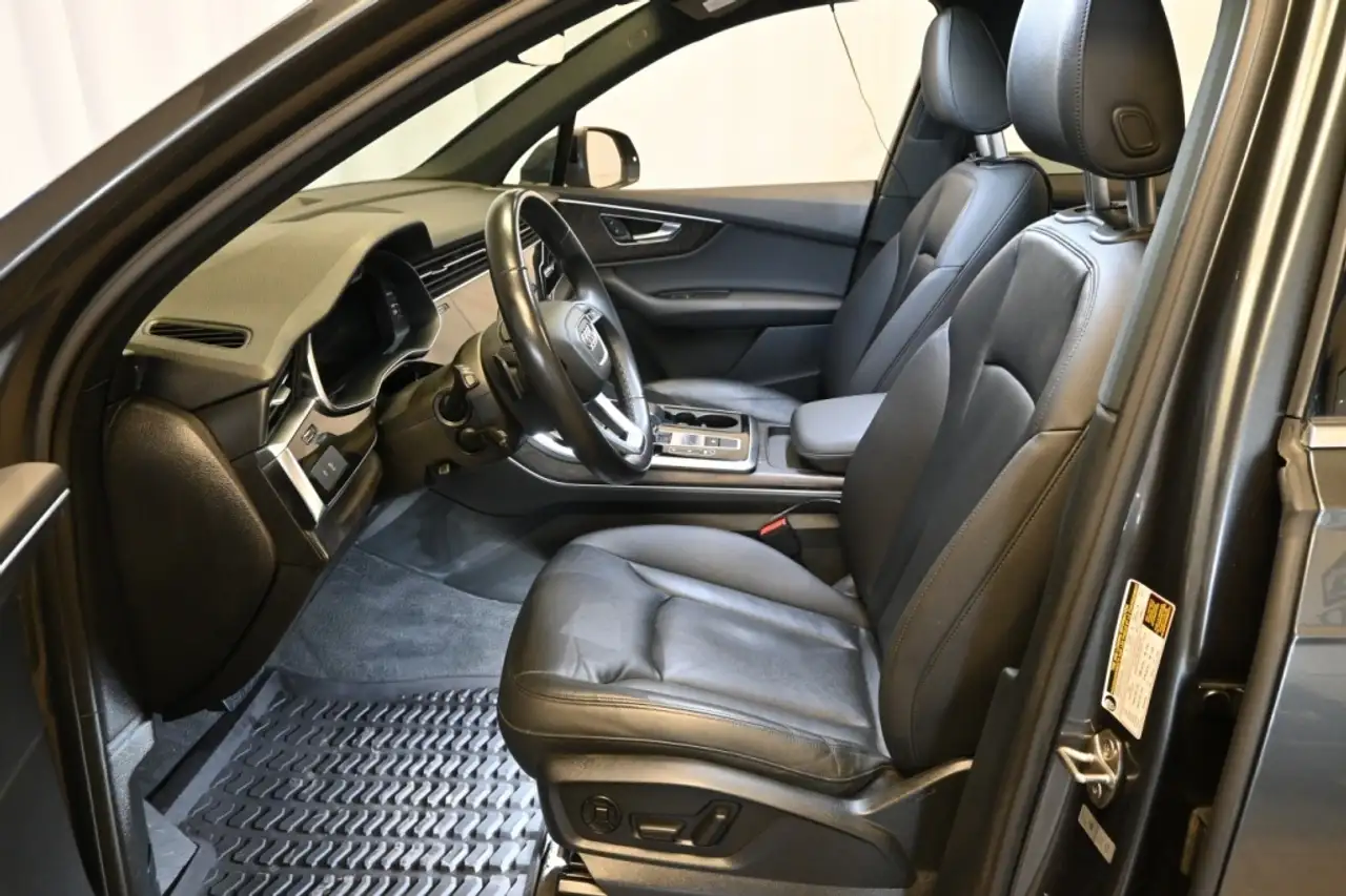 Audi Q7 снимка Audi Q7