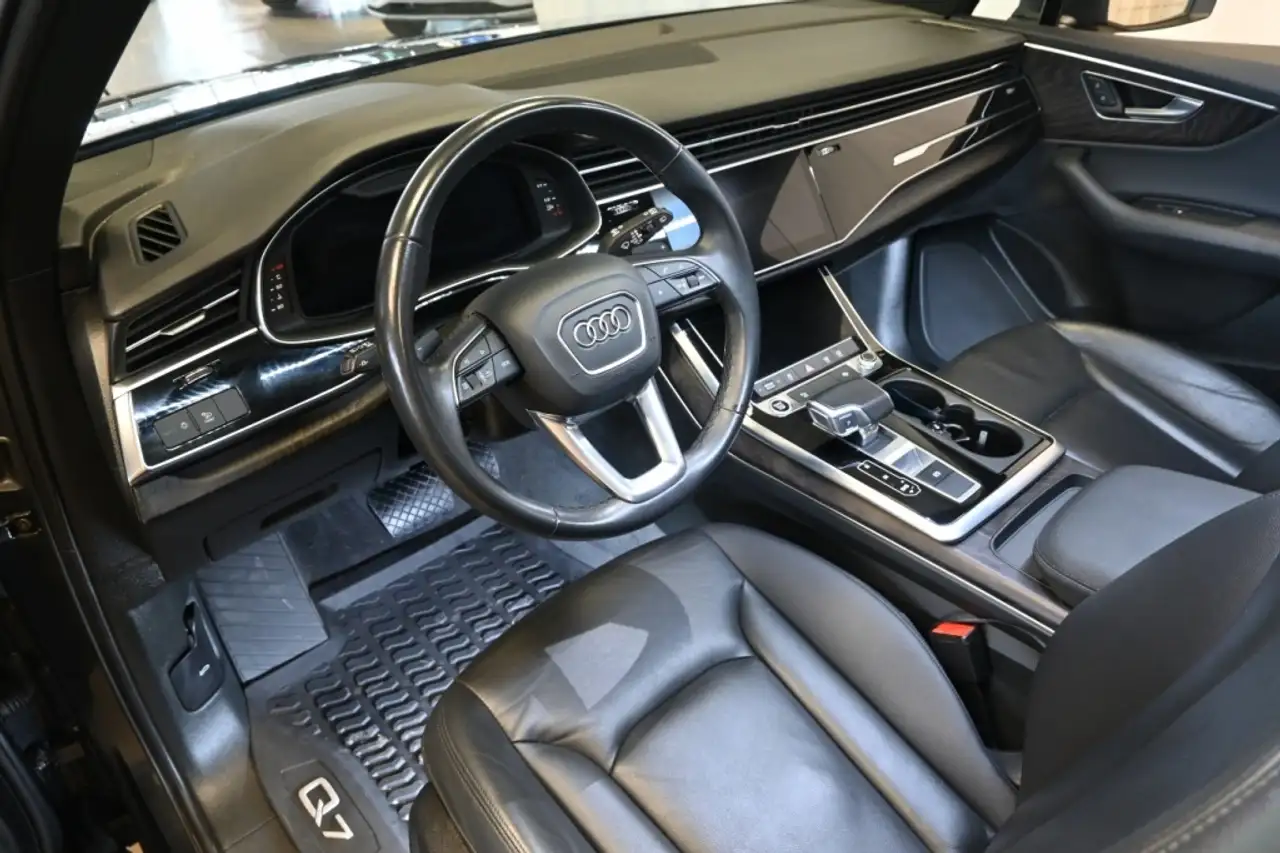 Audi Q7 снимка Audi Q7