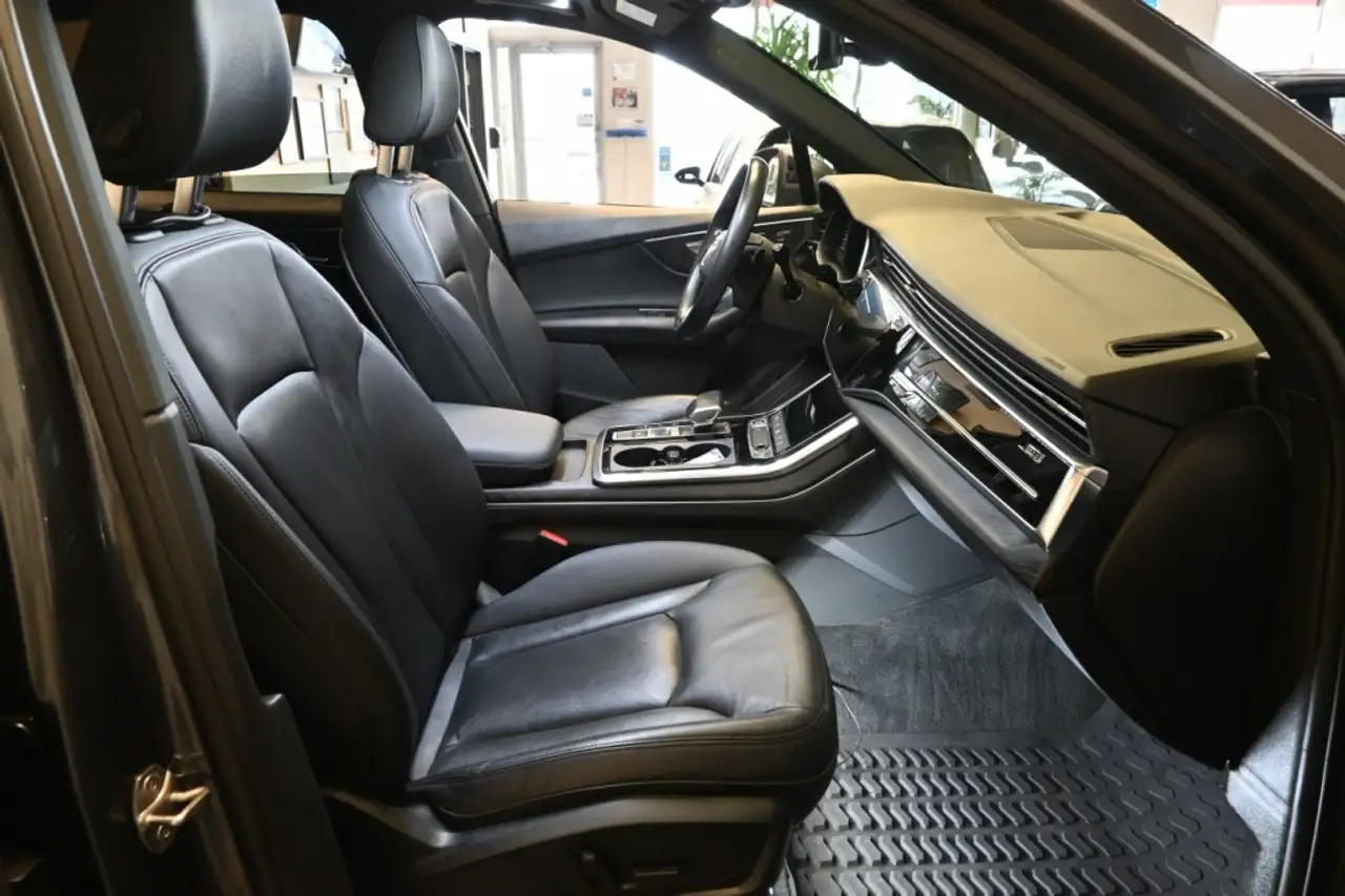 Audi Q7 снимка Audi Q7