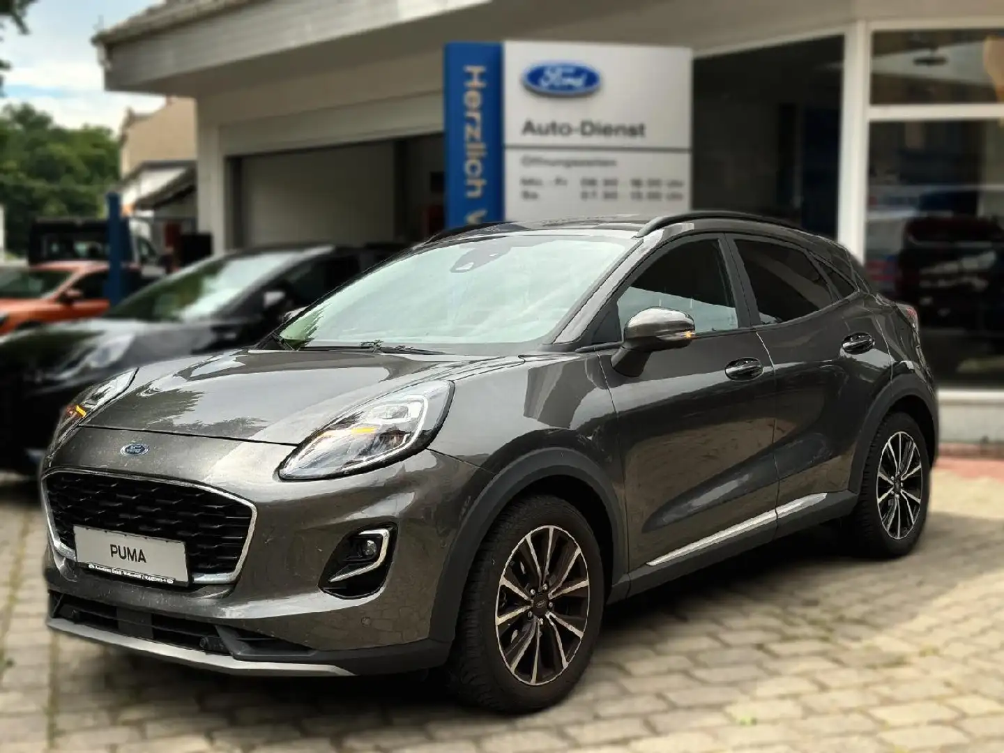Ford Puma Titanium X Grau - 1