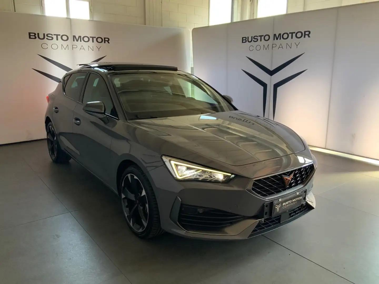CUPRA Leon 1.4 e-HYBRID 204 CV DSG Gris - 1