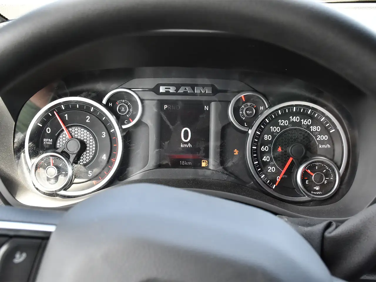 RAM 3500 снимка RAM 3500