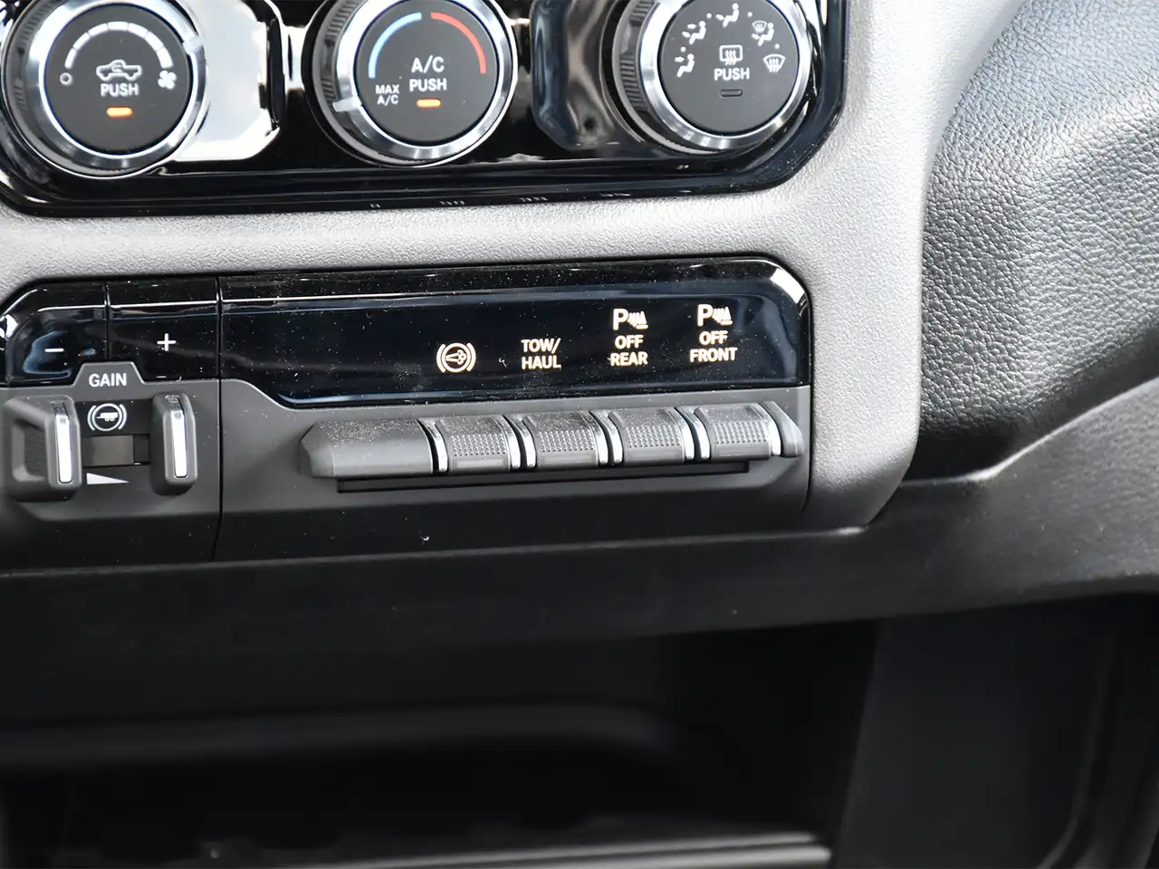RAM 3500 снимка RAM 3500