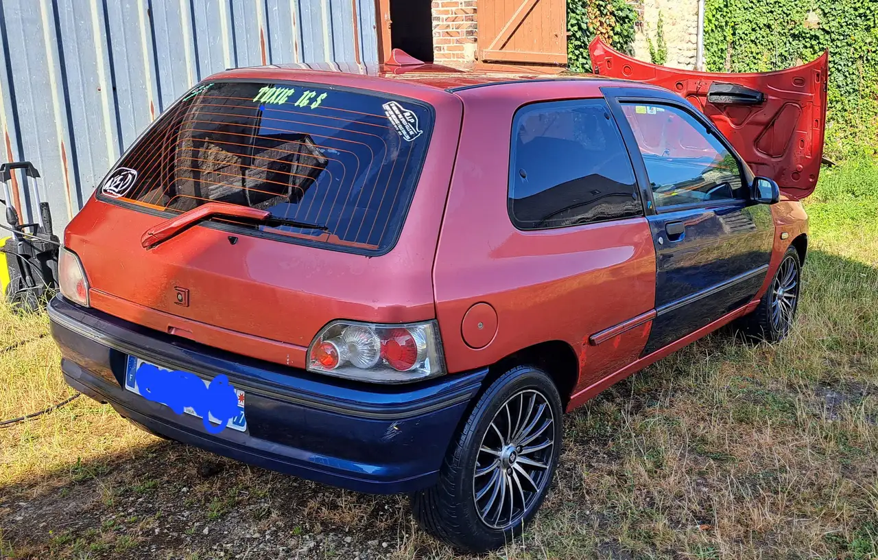 Renault Clio 1.8i 16V, foto 2