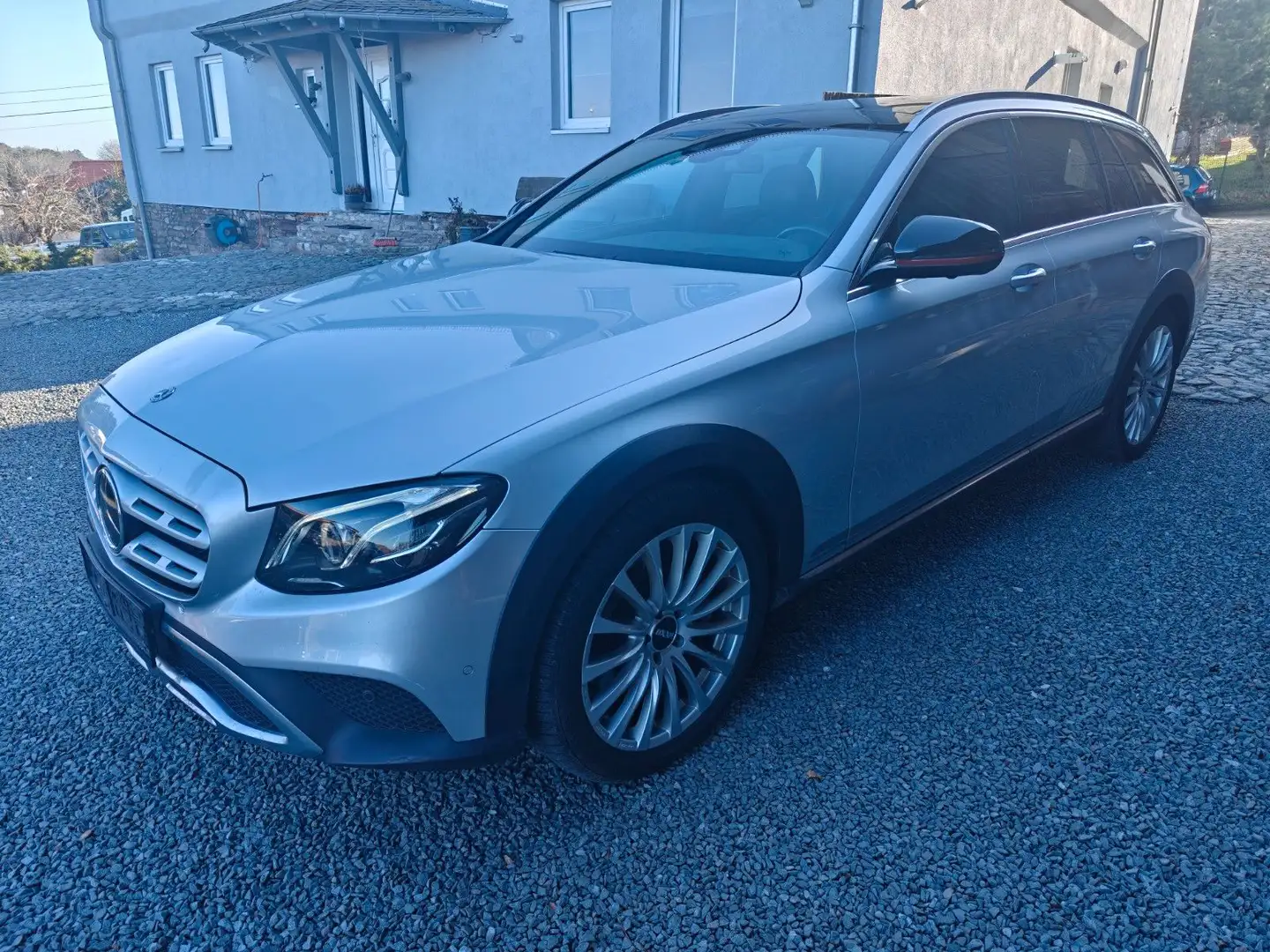 Mercedes-Benz E 350 d 4Matic All-Terrain Silber - 2