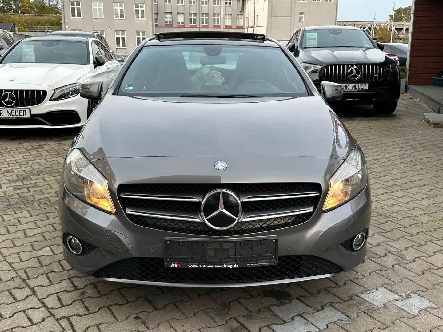 Mercedes-Benz A 180 d Blueefficiency Klima*Panoramadach*PDC*Alu Grau - 2