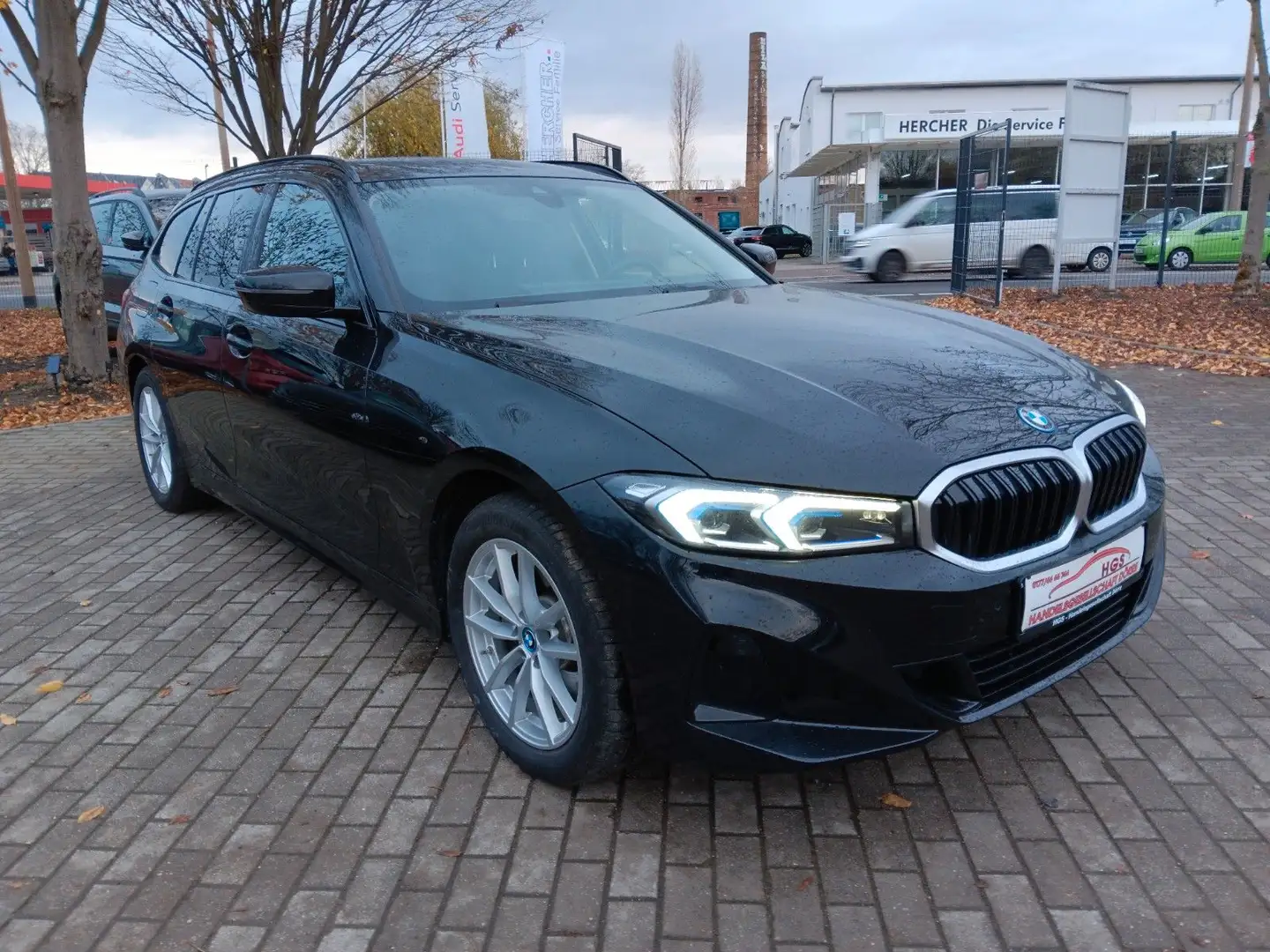 BMW 330 3 Touring 330 e xDrive Navi AHZV LED Klima PDC Schwarz - 2