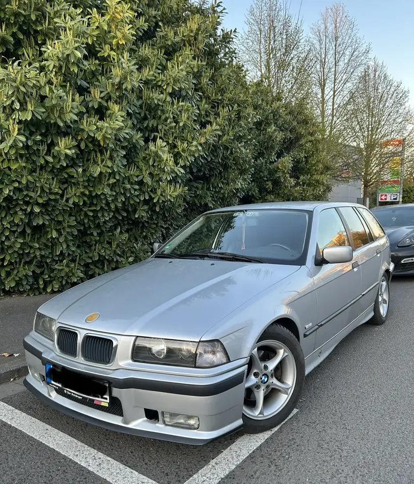 BMW 320i touring Sport Edition M-Paket, foto 1