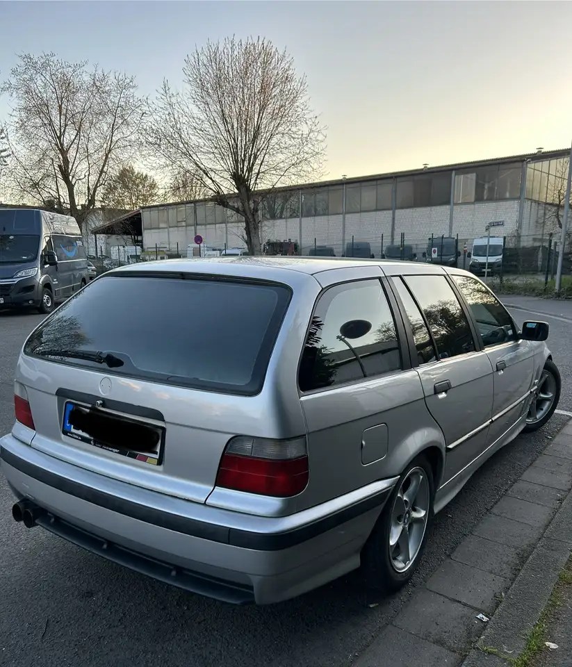 BMW 320i touring Sport Edition M-Paket, foto 3
