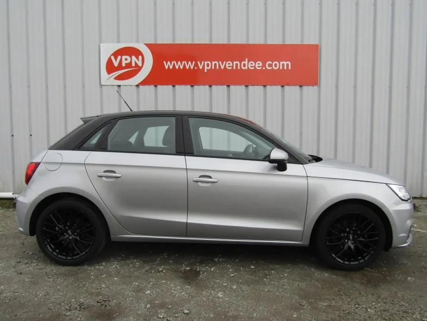 Audi A1 1.4 TFSI 125ch Midnight Series S tronic 7 Gris - 2