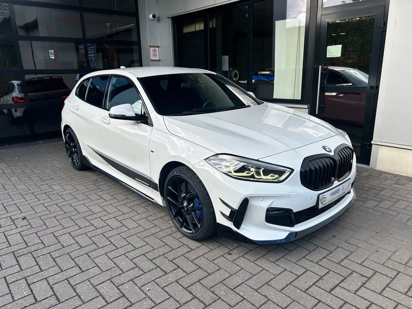 BMW 118 d Aut. M Sport -€1500 EINDEJAAR ACTIE Blanc - 1