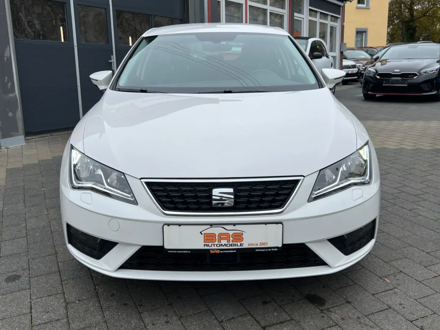 SEAT Leon 1.5 TSI Style*NAVI*DAB*USB*CARPLAY* Weiß - 2