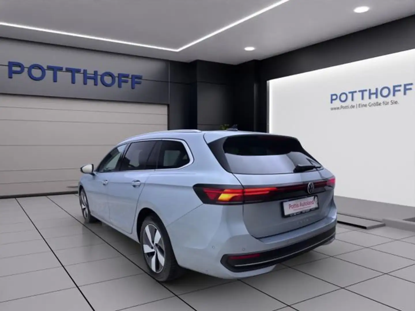 Volkswagen Passat Variant 1.5 TSI eHybrid DSG BUSINESS AHK Silber - 2