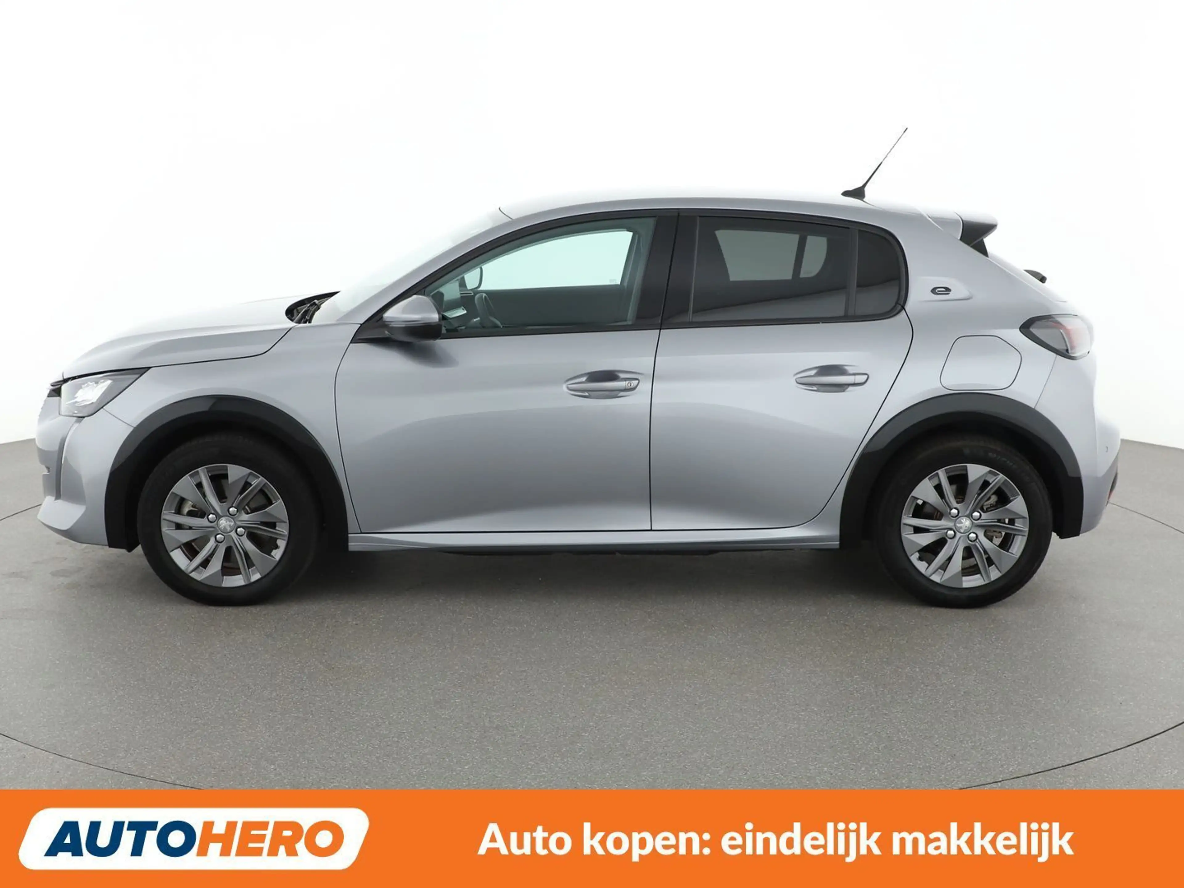 Peugeot e-208 electric drive 100 kW Allure Pack — photo 3