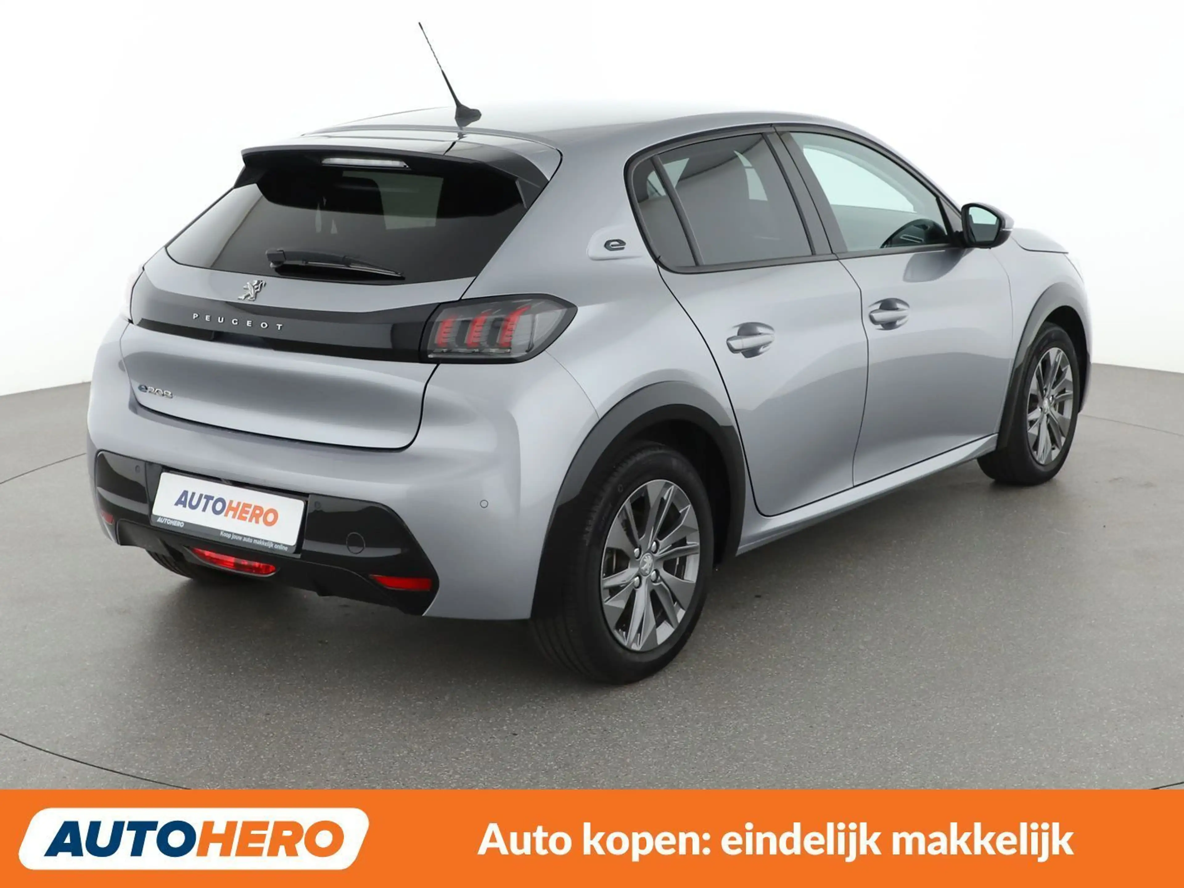Peugeot e-208 electric drive 100 kW Allure Pack — photo 7