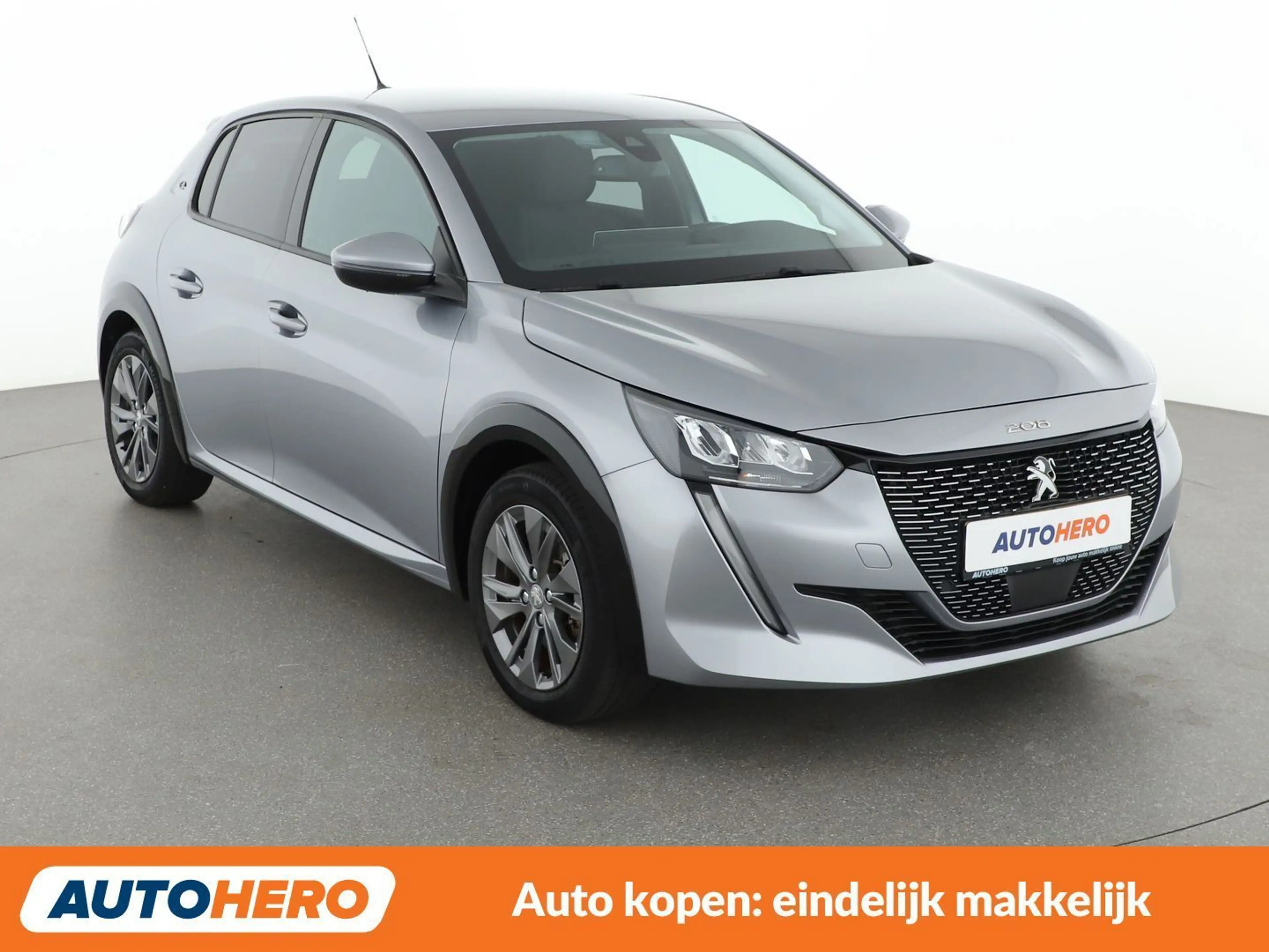 Peugeot e-208 electric drive 100 kW Allure Pack — photo 9