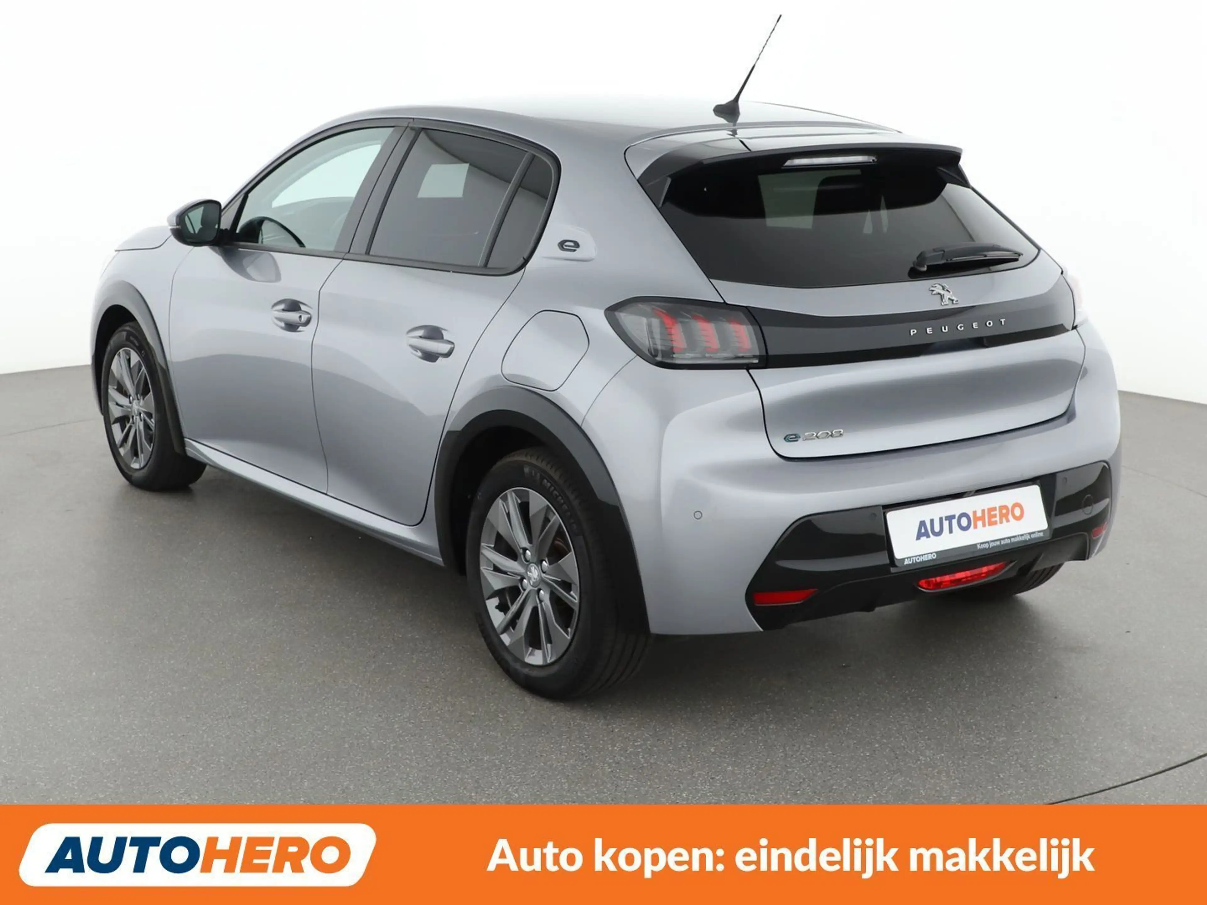 Peugeot e-208 electric drive 100 kW Allure Pack — photo 4