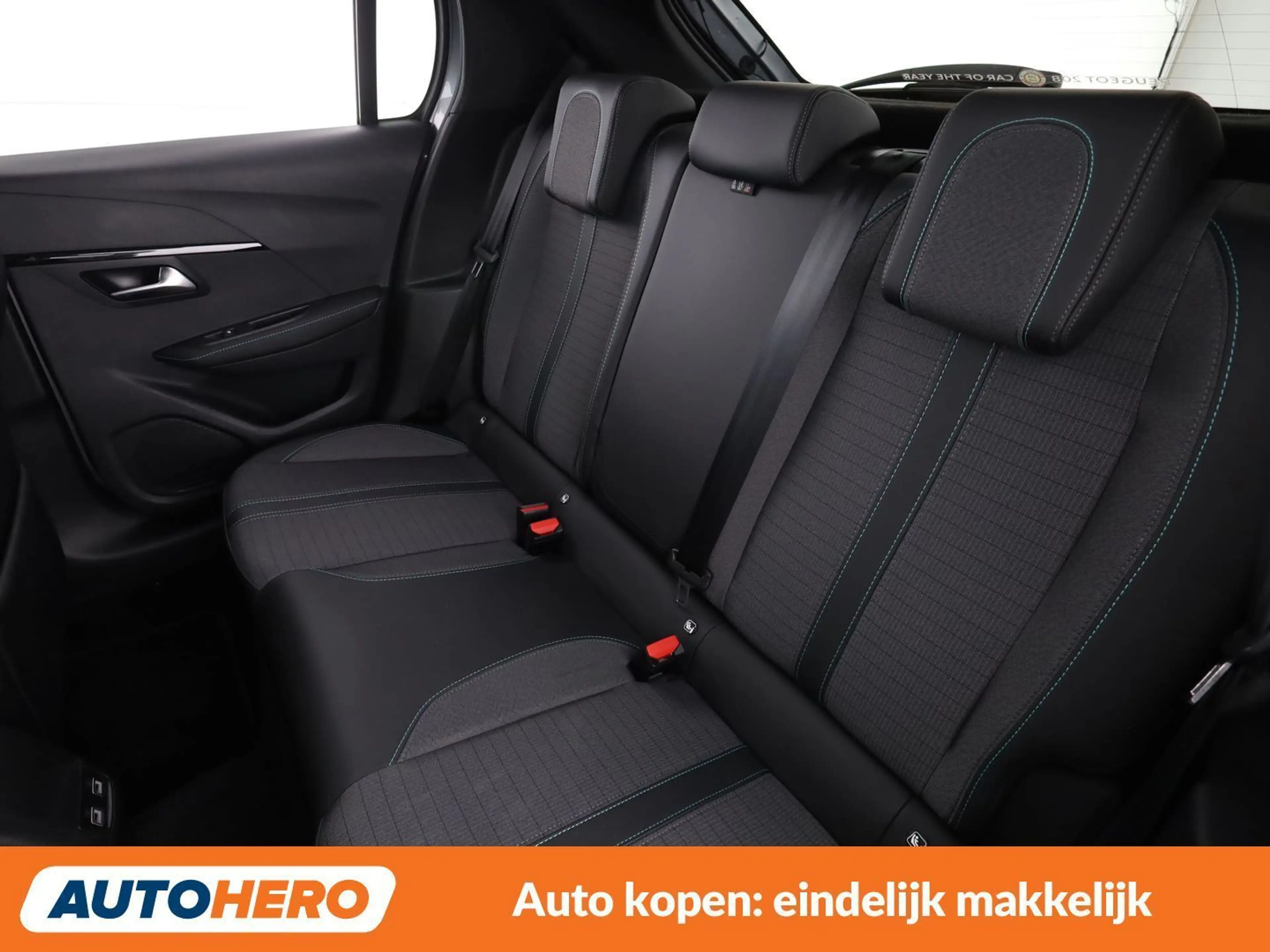 Peugeot e-208 electric drive 100 kW Allure Pack — photo 15
