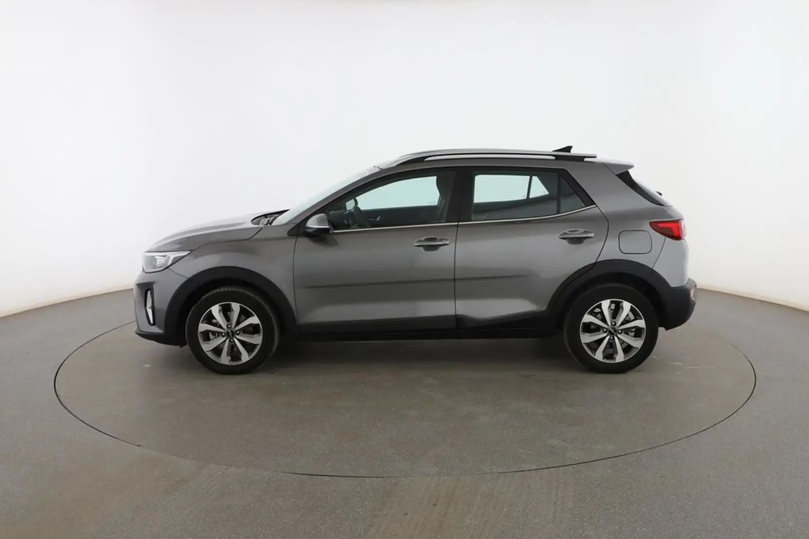 Kia Stonic 1.2 Drive Plus Gris - 2