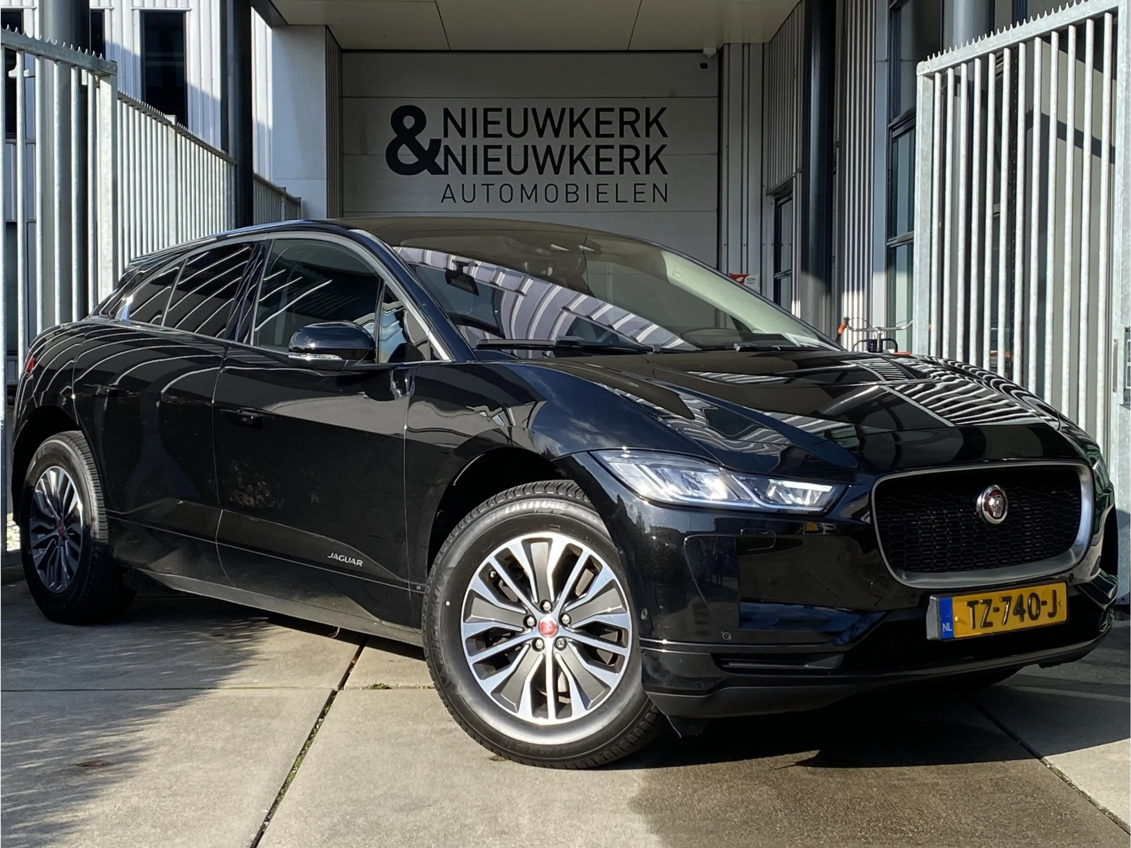 Jaguar I-Pace EV400 S | HEAD-UP DISPLAY | MERIDIAN | CAMERA | LE — photo 3