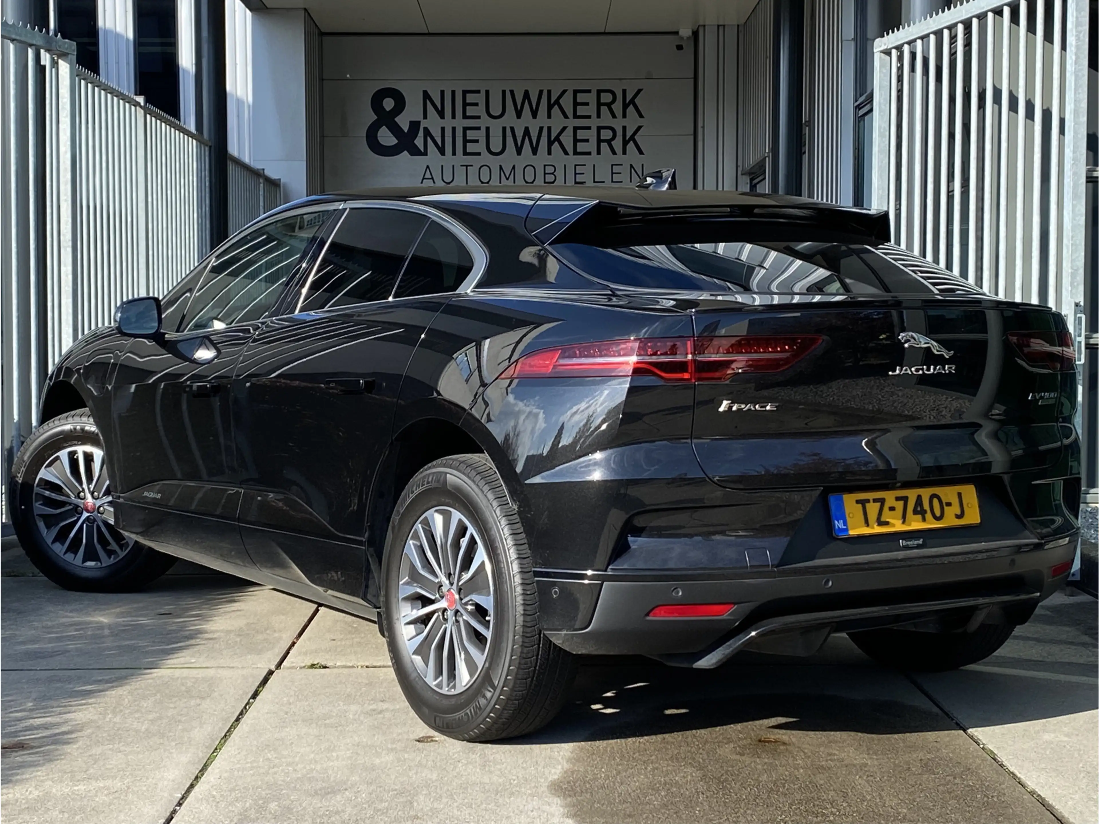 Jaguar I-Pace EV400 S | HEAD-UP DISPLAY | MERIDIAN | CAMERA | LE — photo 4