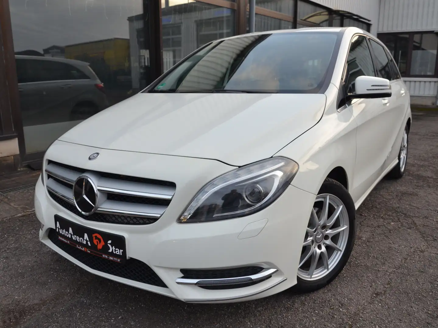 Mercedes-Benz B 180 B 180 CDI ,Alu,Klima,Xenon,Navi,Shz,Tel,AHK,T-Ledr Weiß - 1