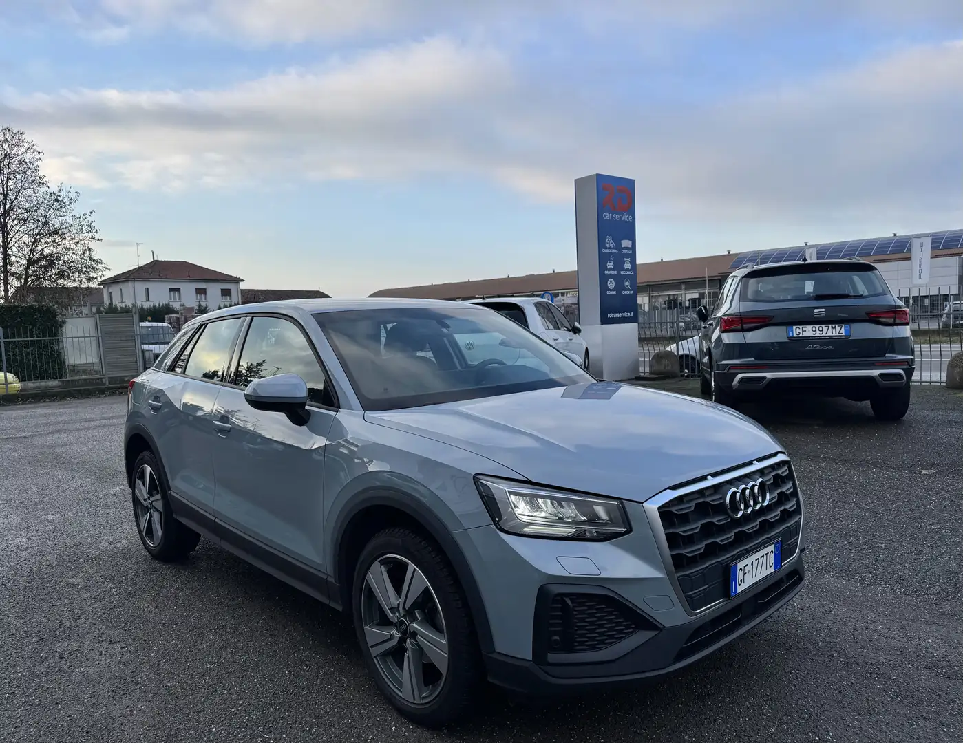 Audi Q2 2.0 tdi Adv s-tronic / NO VINCOLI / SERVICE AUDI Grigio - 2