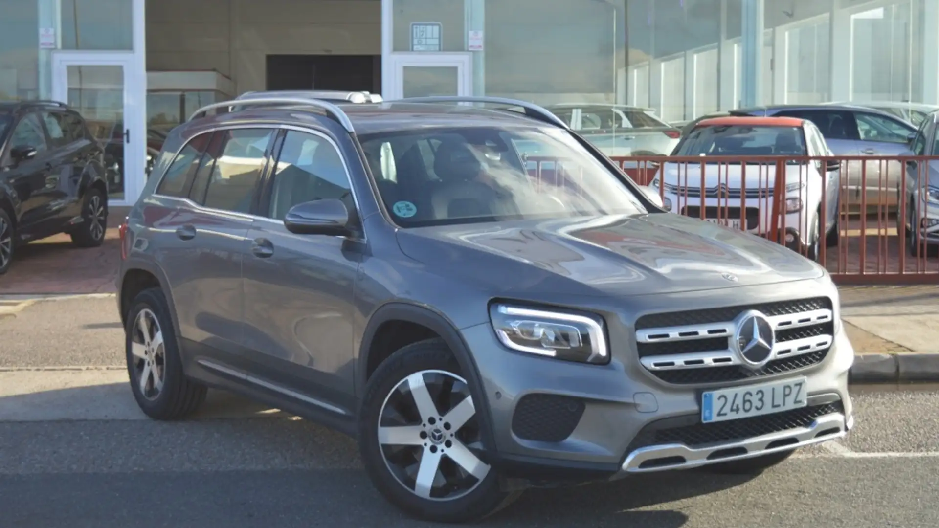 Mercedes-Benz GLB 200 200d 4Matic 8G-DCT Gris - 2