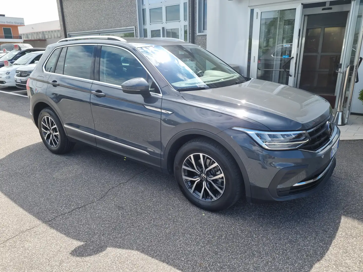 Volkswagen Tiguan Tiguan 2.0 tdi Life 122cv Gris - 1