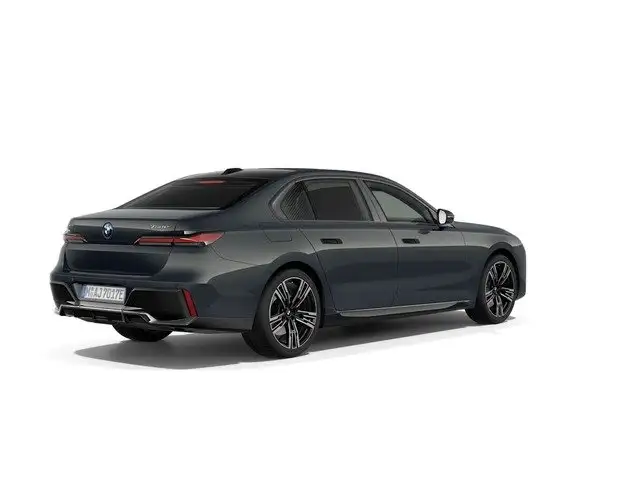 BMW 7 Series view 4
