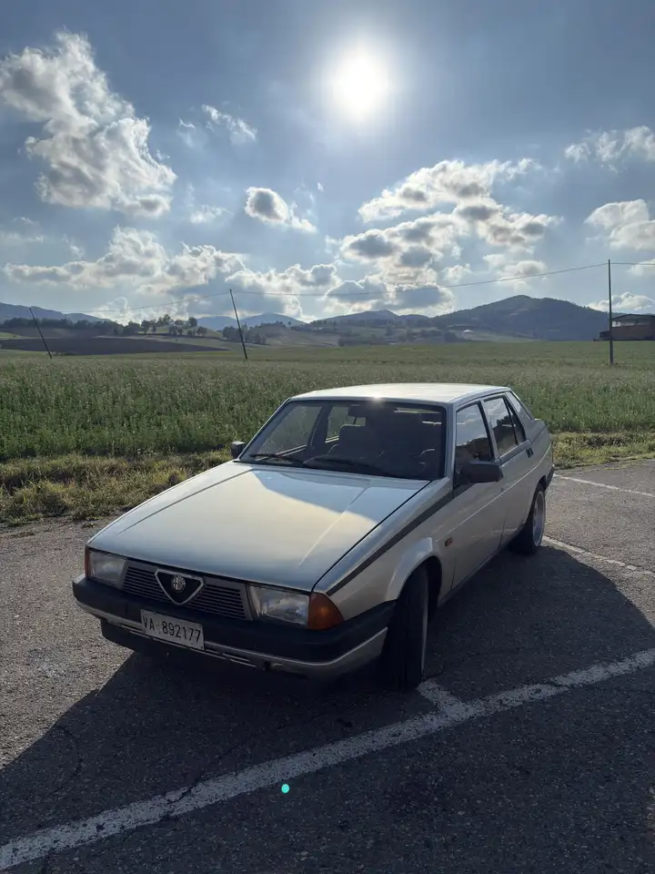 Alfa Romeo 75 1.8 ie, foto 1