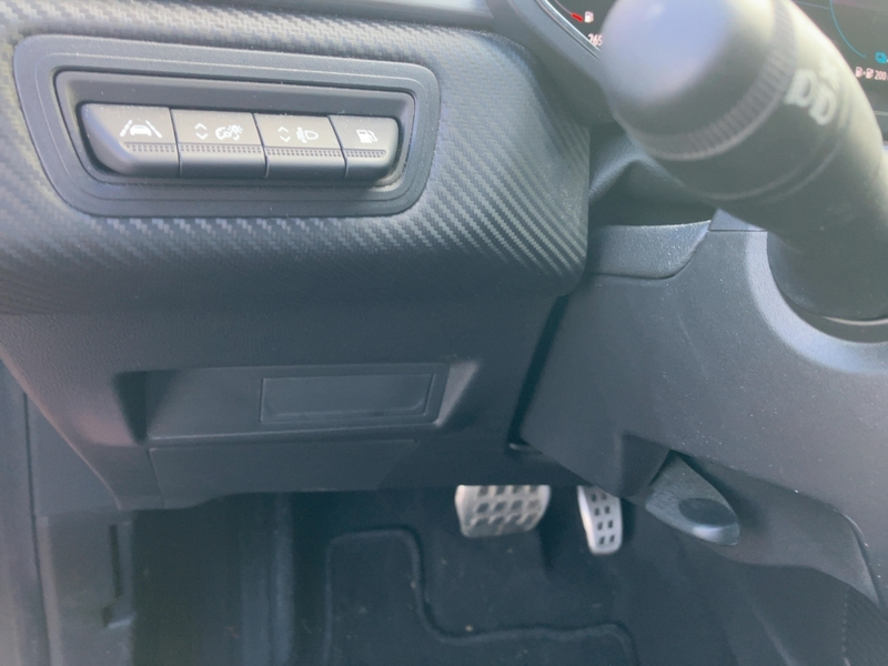Renault Captur 1.6 E-TECH PHEV 160 R.S. Line Automatik — photo 15