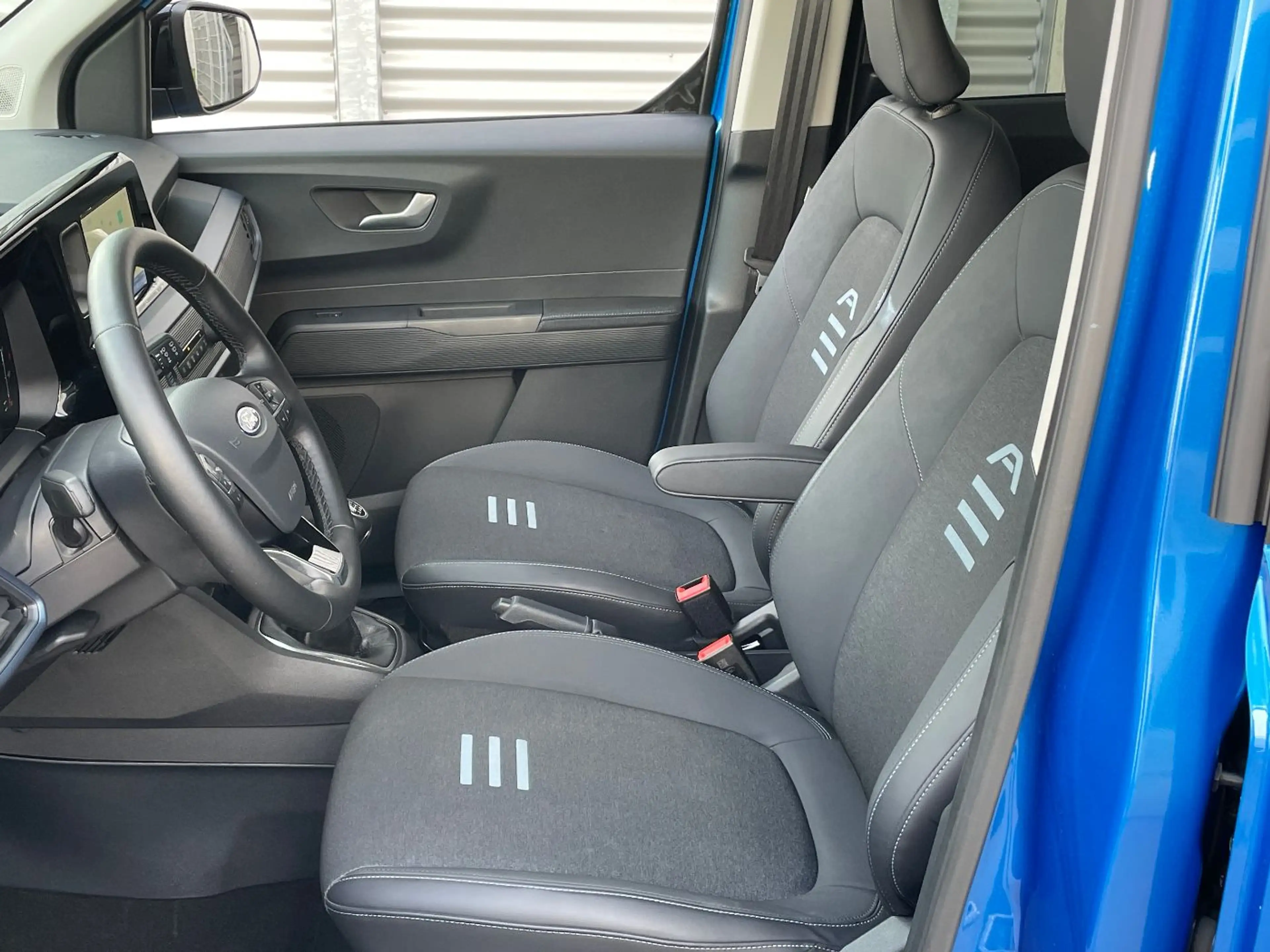 Ford Tourneo Courier 1.0 EcoBoost Active ACC+Navi+SHZ — photo 22