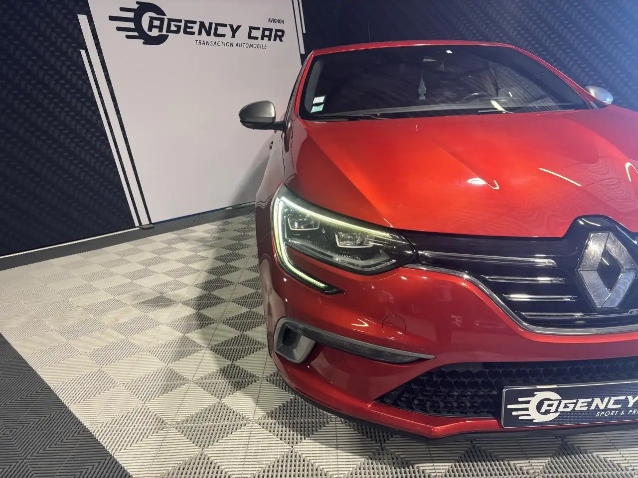 Renault Megane Berline — photo 26