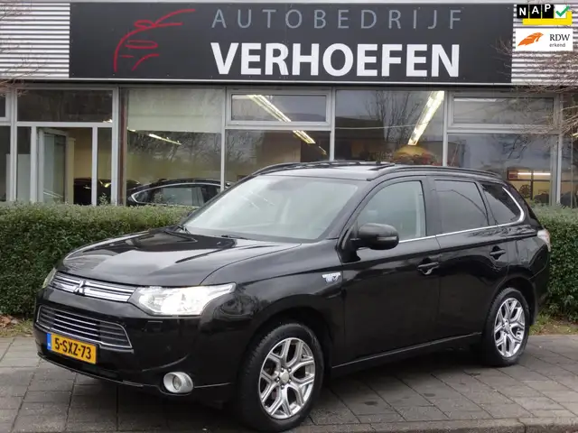 Mitsubishi Outlander 2.0 PHEV Instyle+ -LEES TEKST - PANORAMADAK - CLIM