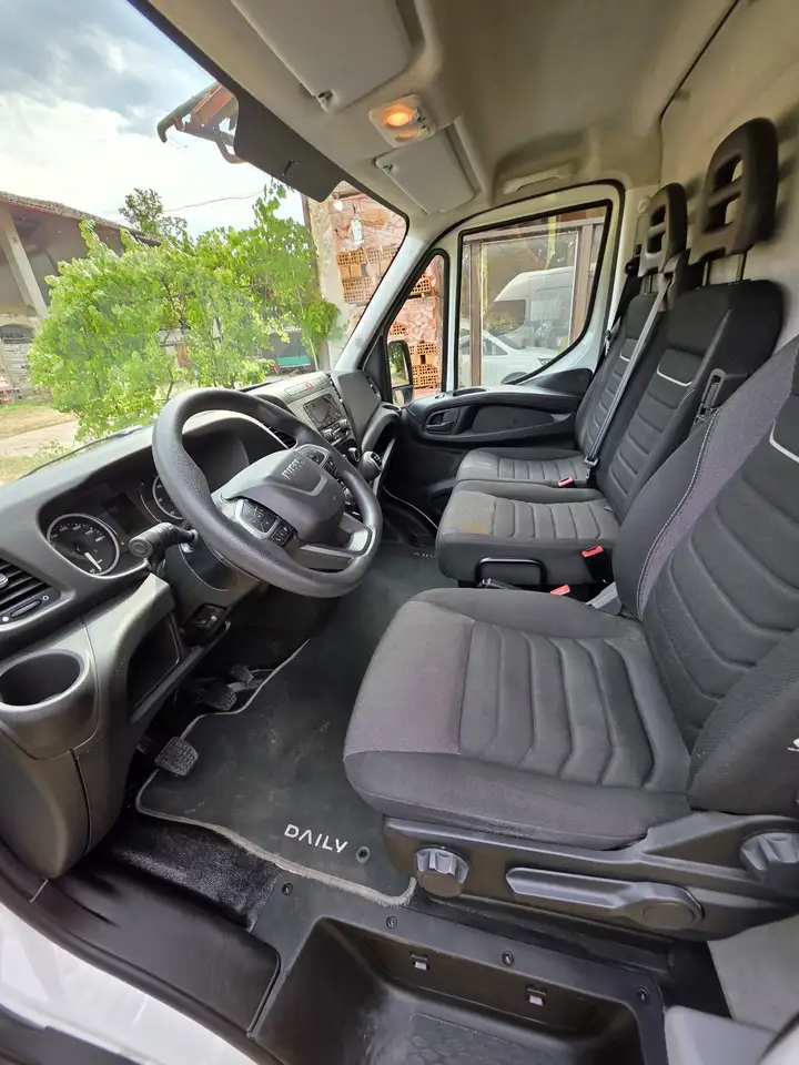 Iveco Daily 2022 — фото 8