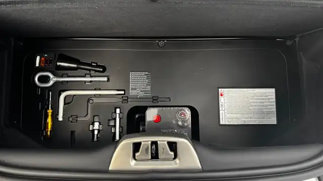 Ferrari 812 view 29