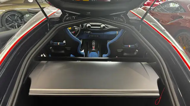 Ferrari 812 view 10