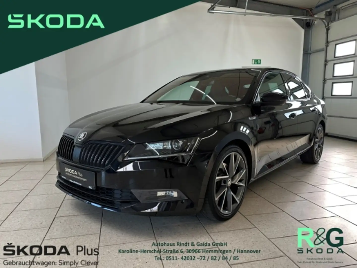 Skoda Superb SportLine 2.0 TDI Pano Navi ACC Keyless e-Sitze Bi Schwarz - 1
