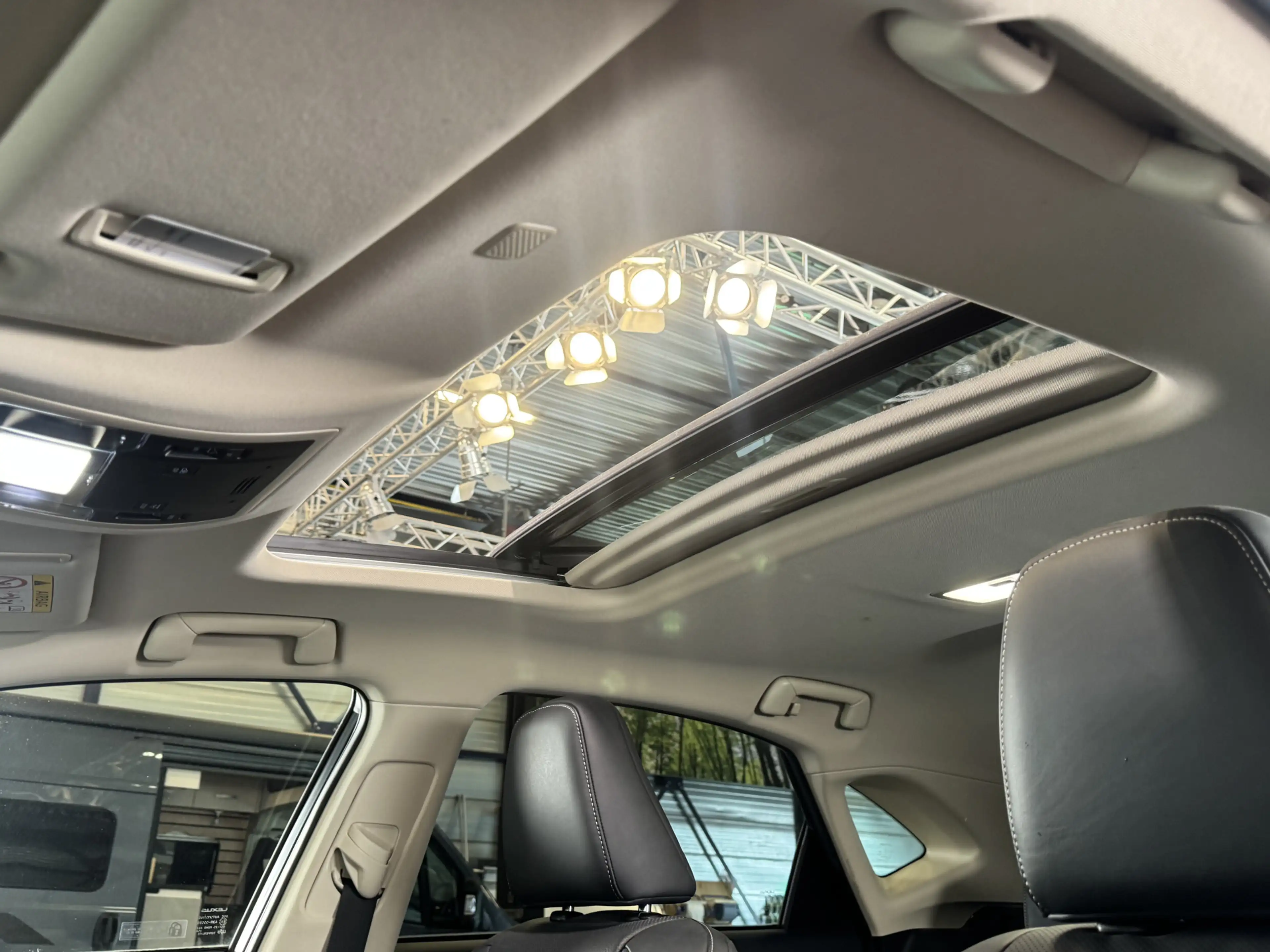 Lexus NX 300h AWD Luxury Line | Schuif-/kantel dak | Elektrische — photo 13
